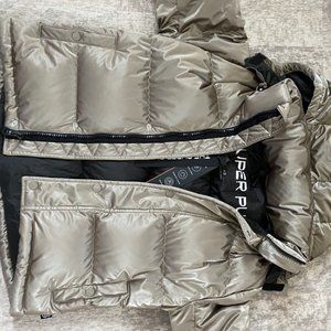 The Super Puff™ Shorty Aritzia Jacket